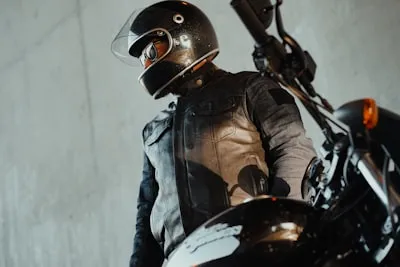 LOVO Chaqueta Moto Verano Perforada Tricapa con Protecciones CE