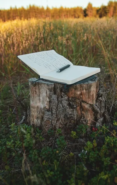 Cuaderno de campo para anotar observaciones de aves